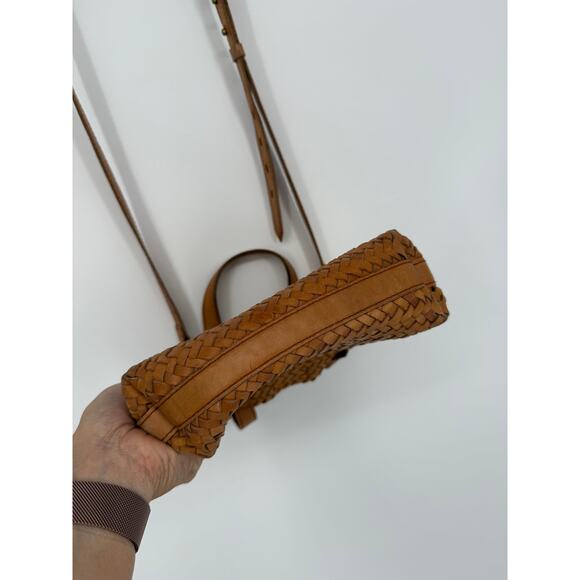 Madewell The Small Transport Crossbody: Woven Leather Edition - Picture 4 of 8